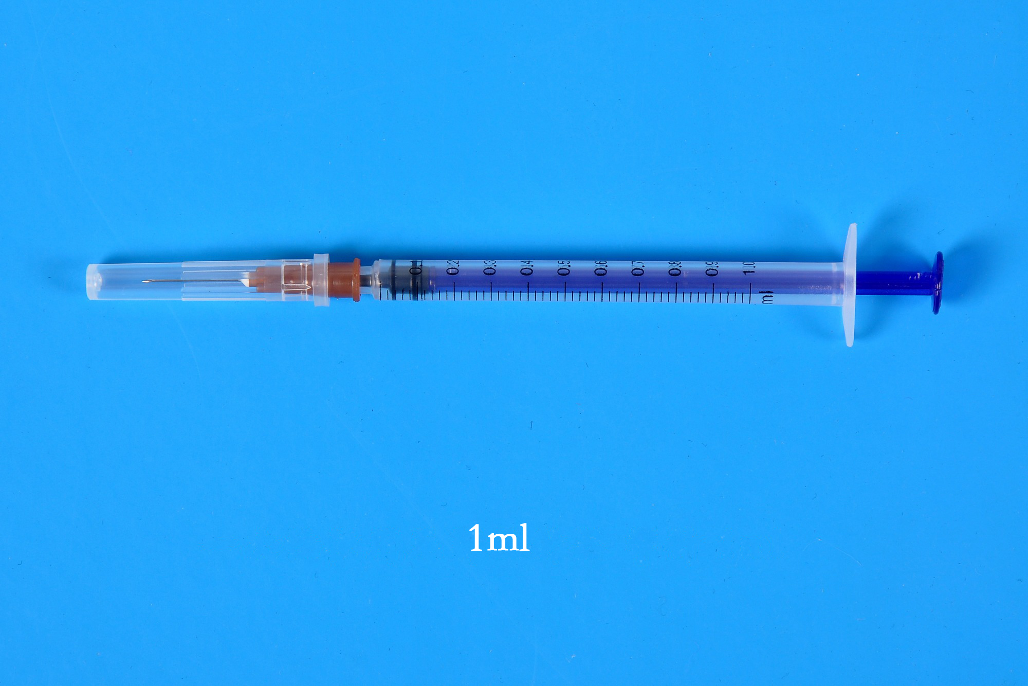Sterile syringes for single use